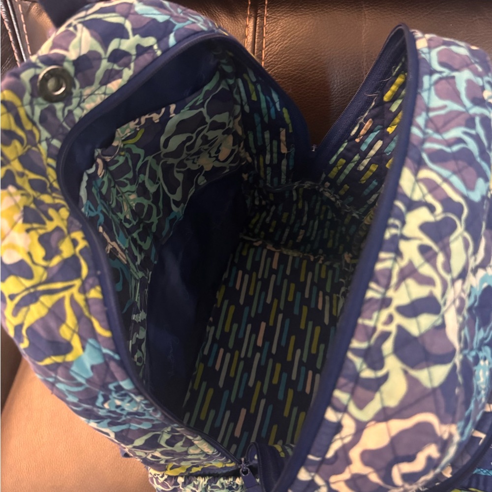 Floral Patterned Backpack - Picture 2 of 3